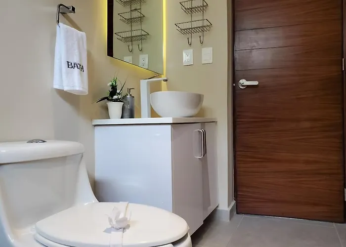 Apartment Private Jungle Cool Pool 500 Mbps Wi-fi 3 Bikes King Bed