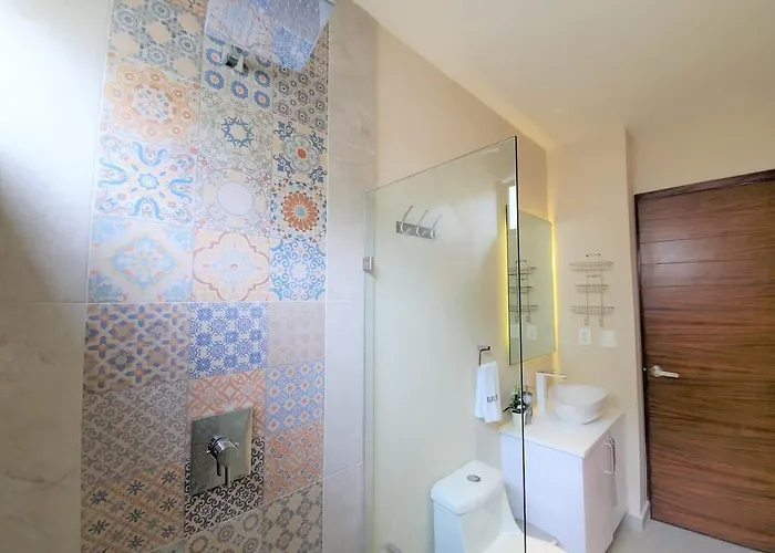 Apartment Private Jungle Cool Pool 500 Mbps Wi-fi 3 Bikes King Bed *