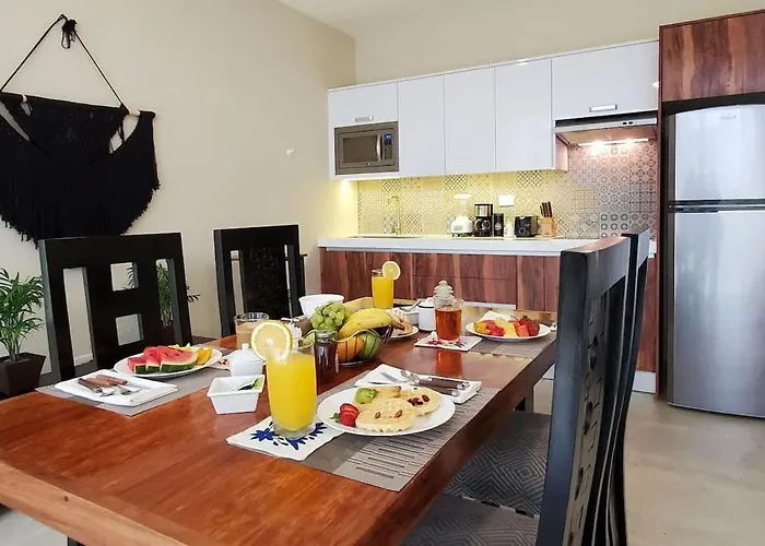 Private Jungle Cool Pool 500 Mbps Wi-fi 3 Bikes King Bed Apartment