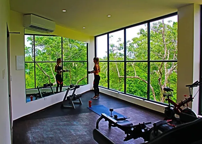 Private Jungle Cool Pool 500 Mbps Wi-fi 3 Bikes King Bed *