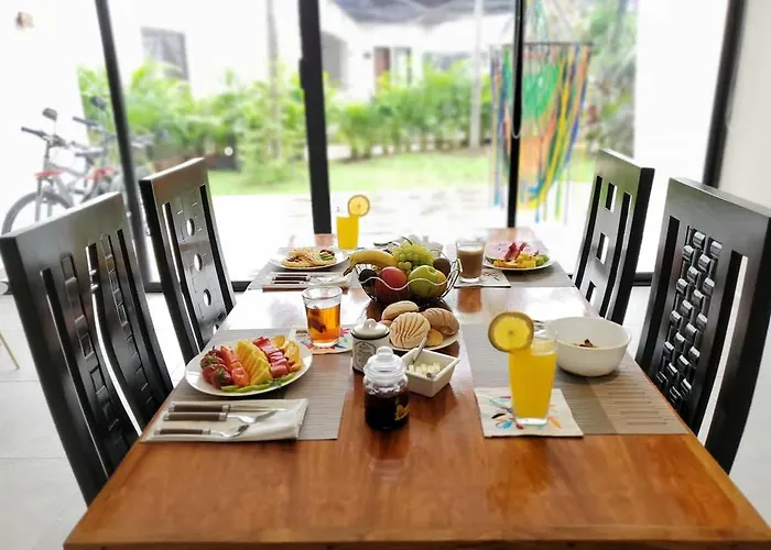 Private Jungle Cool Pool 500 Mbps Wi-fi 3 Bikes King Bed Apartment