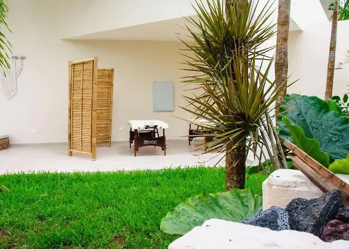Private Jungle Cool Pool 500 Mbps Wi-fi 3 Bikes King Bed Apartment *