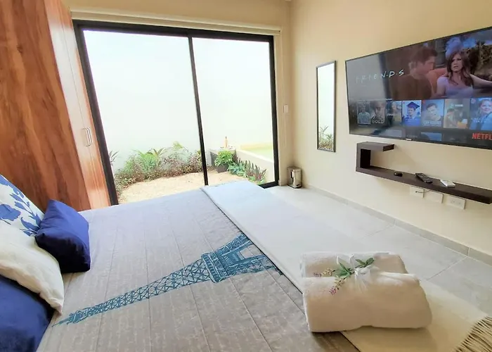 Apartment Private Jungle Cool Pool 500 Mbps Wi-fi 3 Bikes King Bed